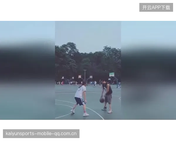 体育明星与粉丝打篮球！被帽成表情包的瞬间爆红网络